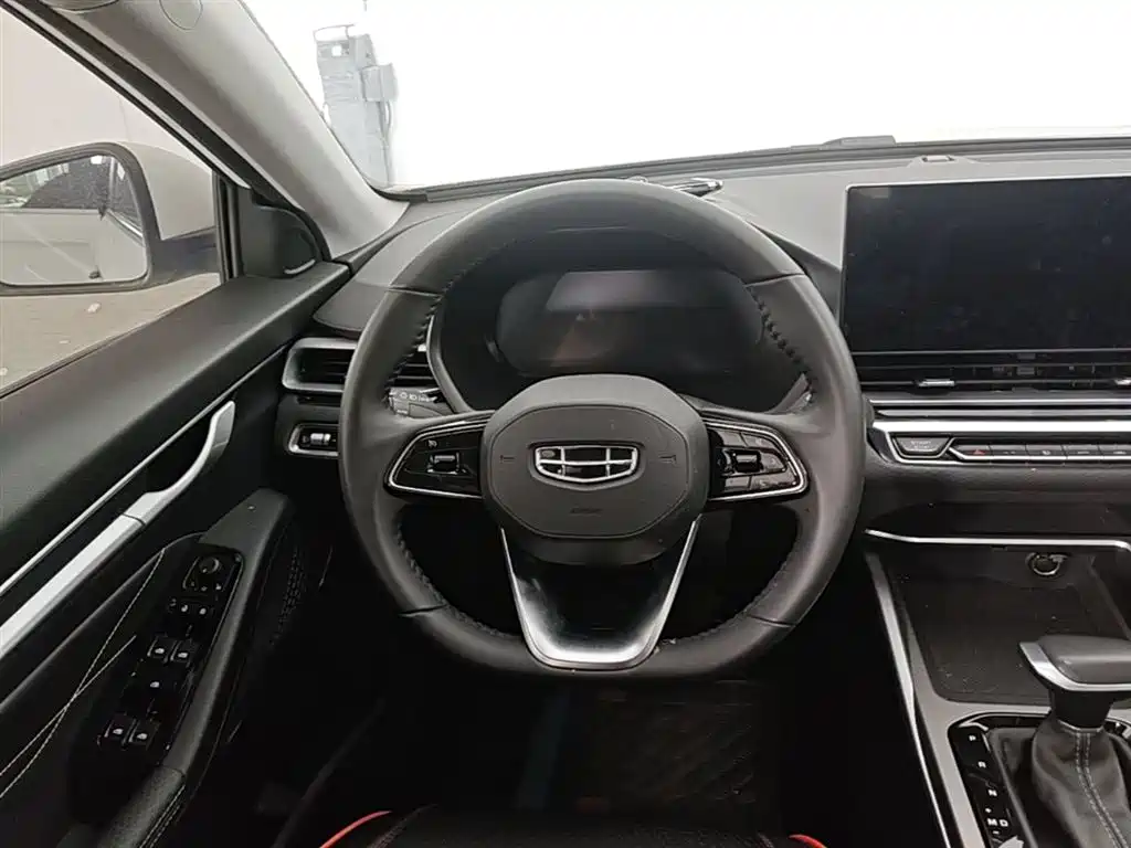 Geely Emgrand 2023 — фото 17