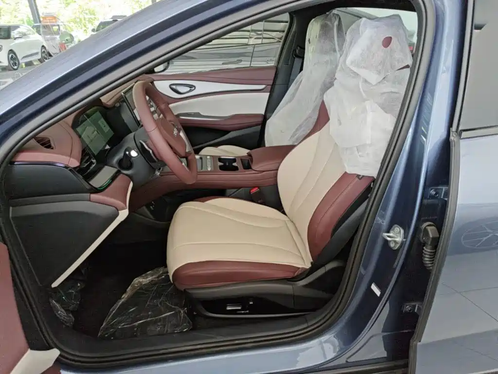 BYD Seal 07 DM-i 2026 — фото 15