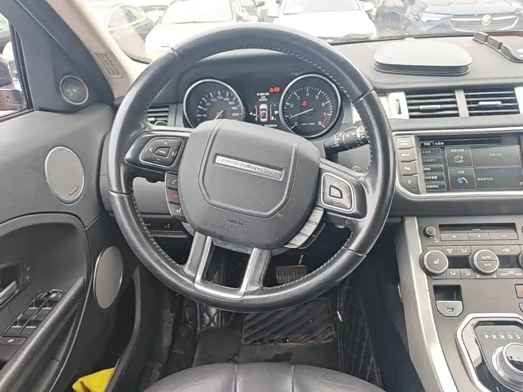 Land Rover Evoque 2016 — фото 11