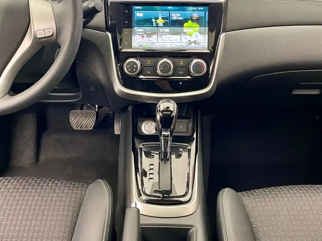 Nissan Tiida 2019 — фото 9