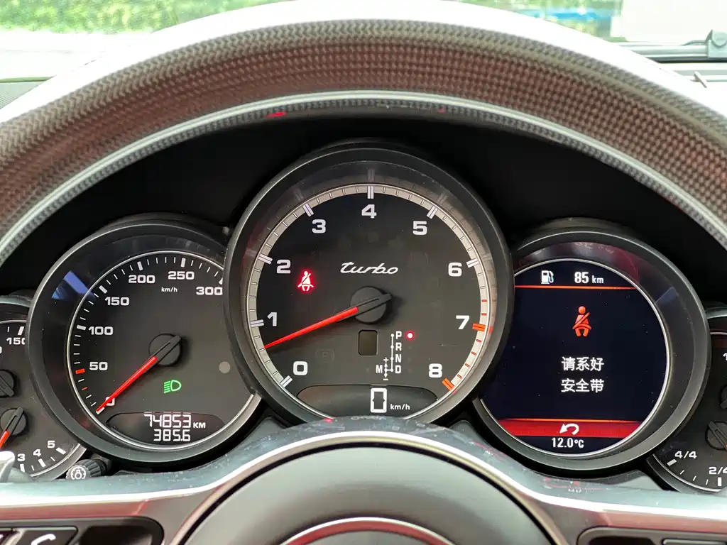 Porsche Cayenne 2017 — фото 18