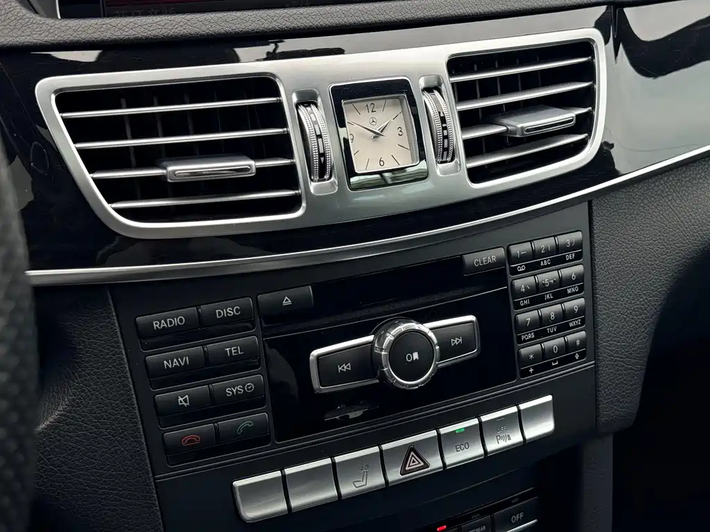 Mercedes-Benz E-Class 2015 — фото 31
