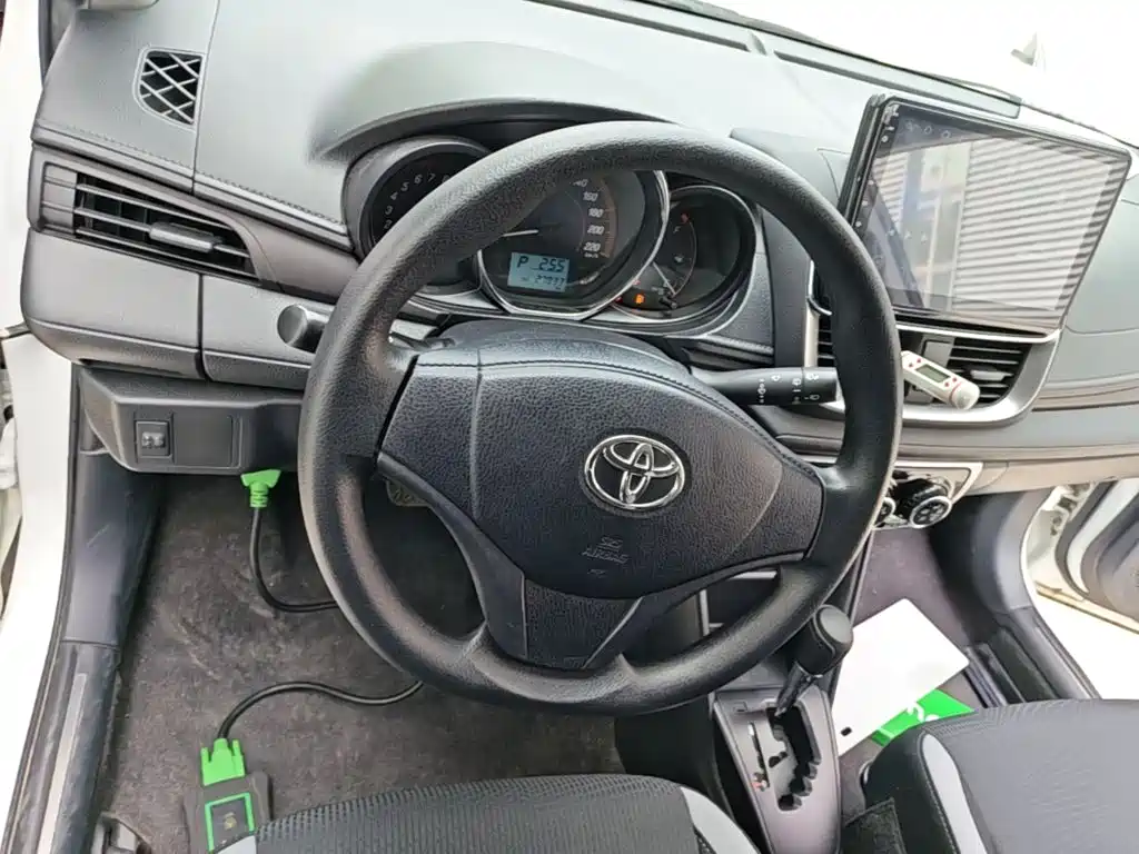 Toyota Yaris L 2020 — фото 11