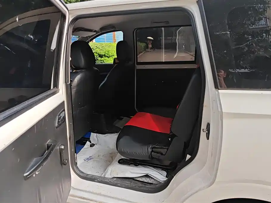Wuling Hongguang 2019 — фото 11