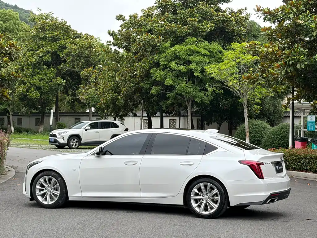 Cadillac CT5 2024 — фото 9