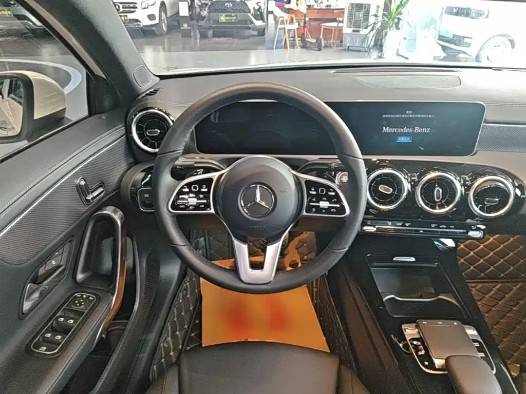 Mercedes-Benz A-Class 2019 — фото 11