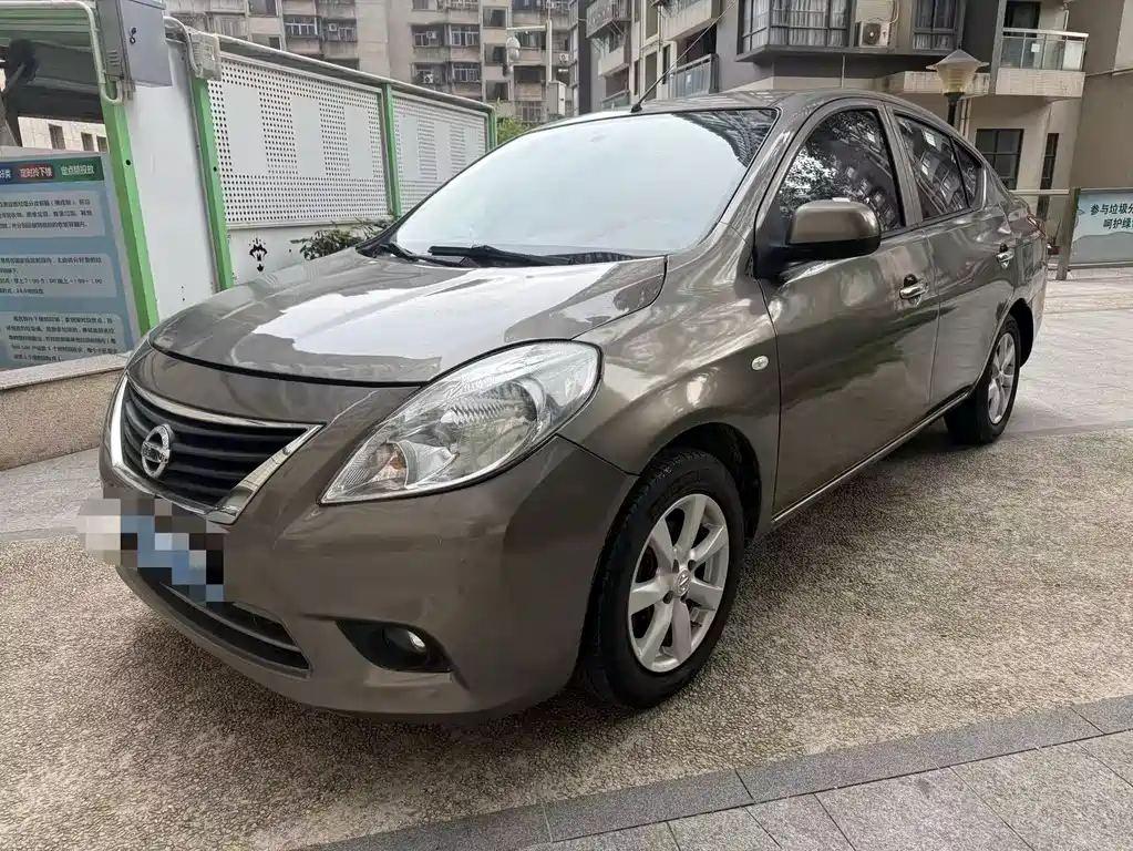 Nissan Sunny 2011
