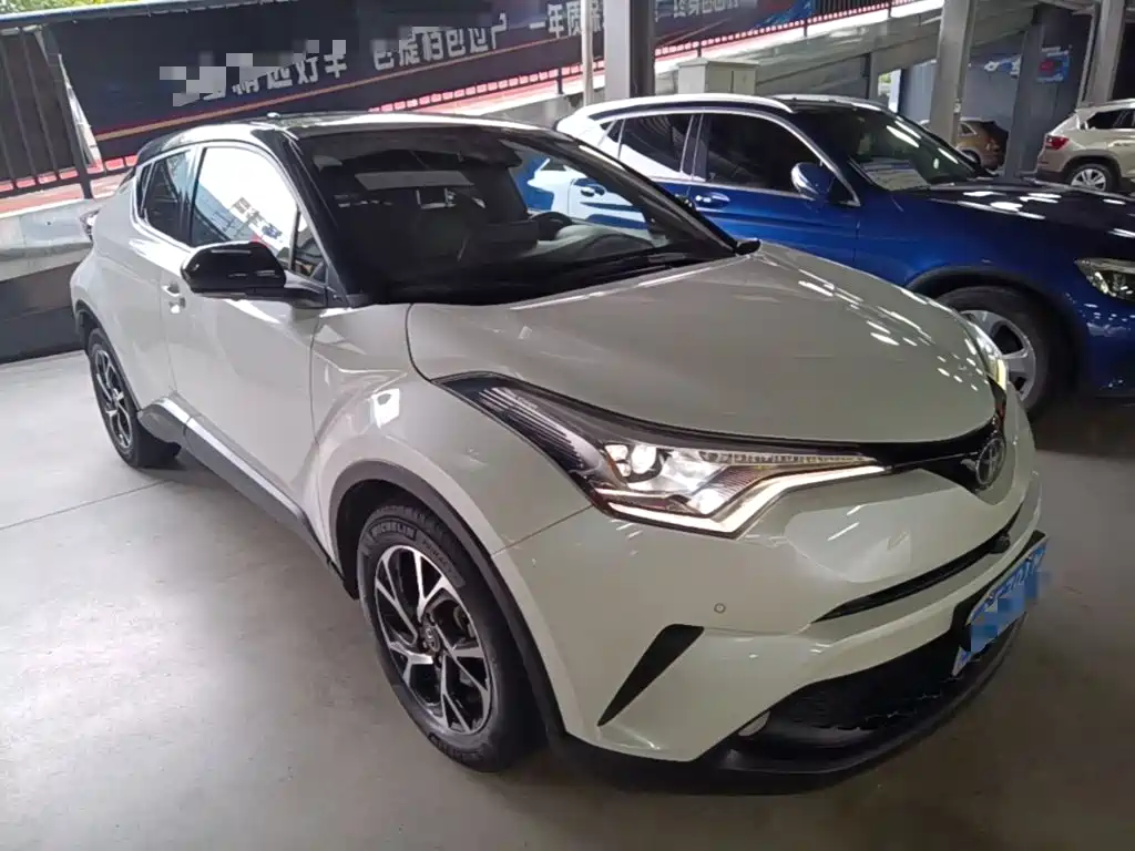 Toyota C-HR 2018 — фото 4