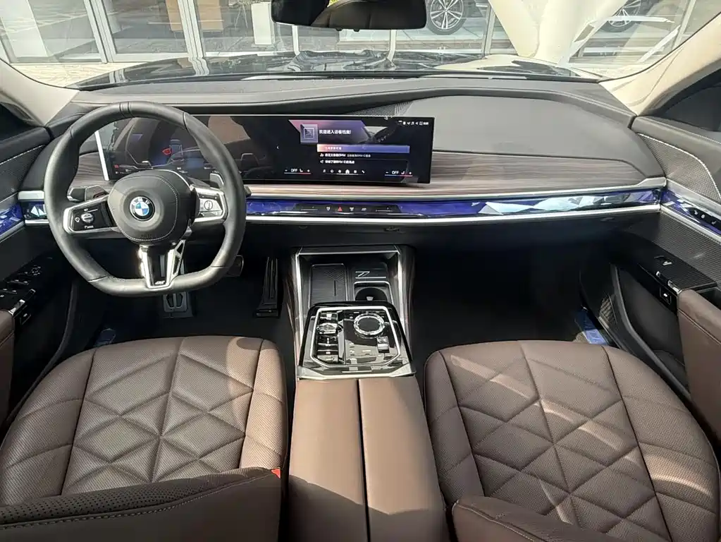 BMW 7 Series 2025 — фото 10