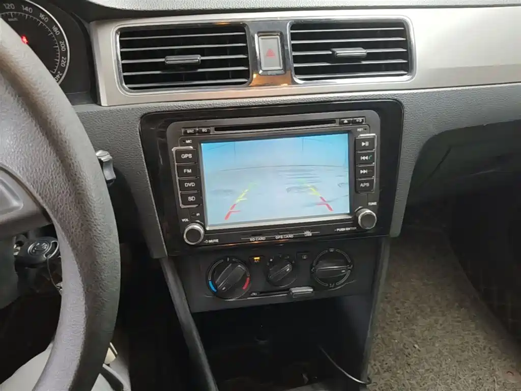 Skoda Rapid Spaceback 2015 — фото 20