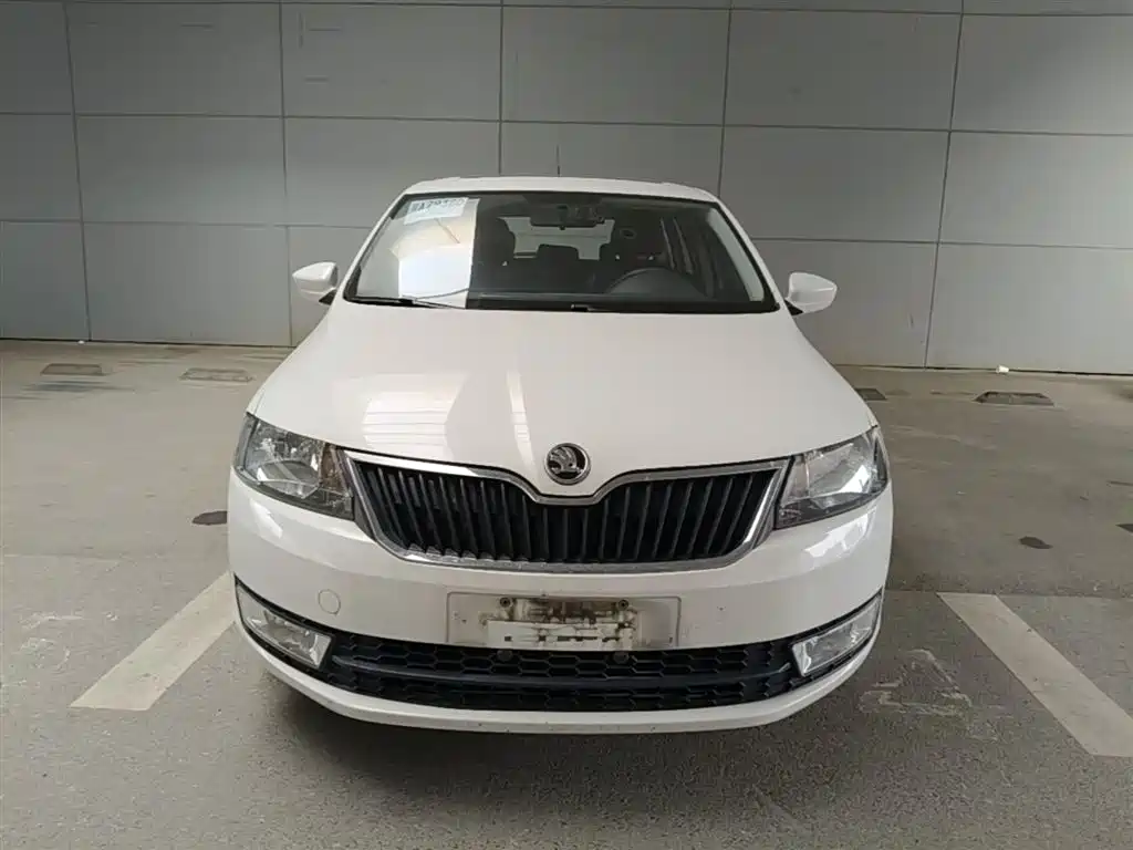 Skoda Rapid Spaceback 2015 — фото 5