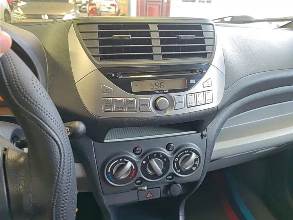 Suzuki Alto 2015 — фото 13