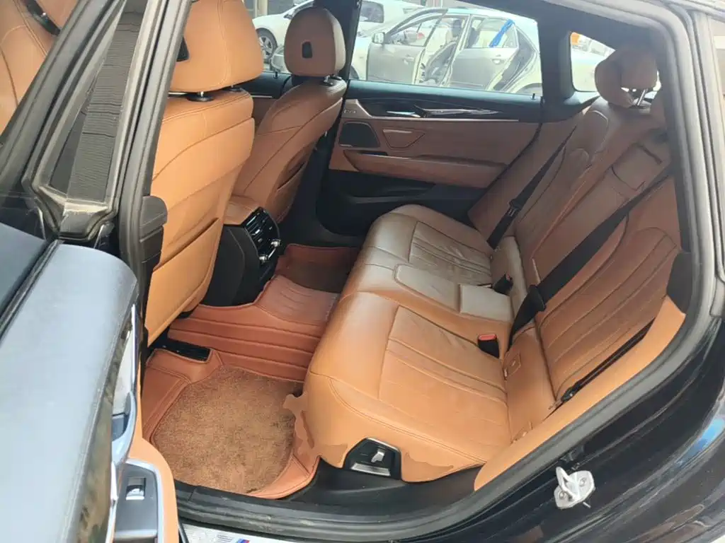 BMW 6 Series GT 2018 — фото 17