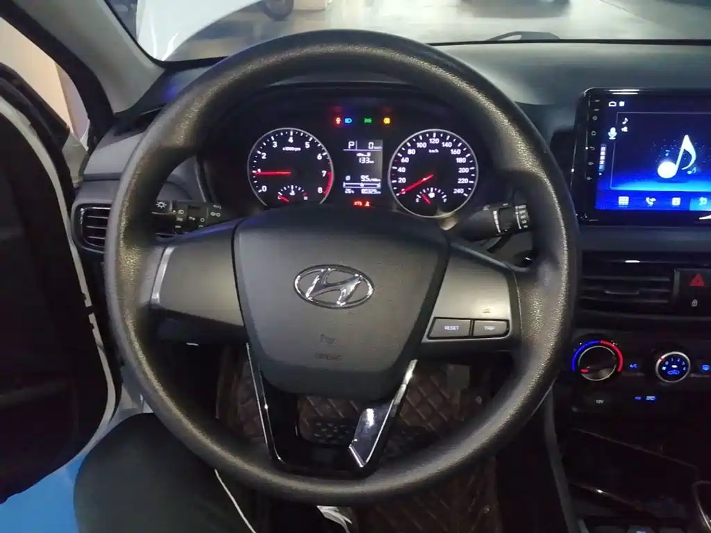 Hyundai Elantra 2021 — фото 11