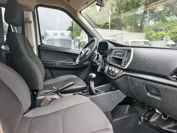 Changan Ruixing EM80 2025