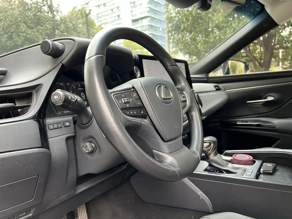 Lexus ES 2024 — фото 10