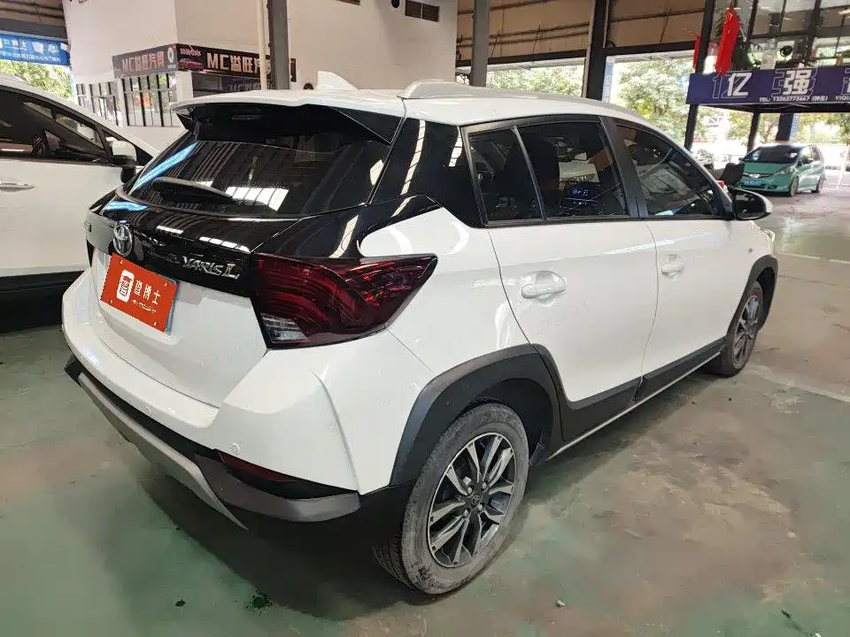 Toyota Yaris L 2022 — фото 4