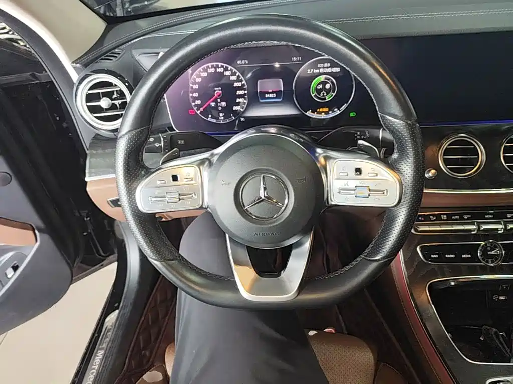 Mercedes-Benz E-Class 2019 — фото 11