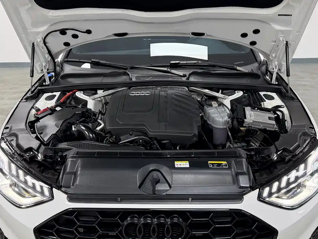 Audi A4L 2023 — фото 16