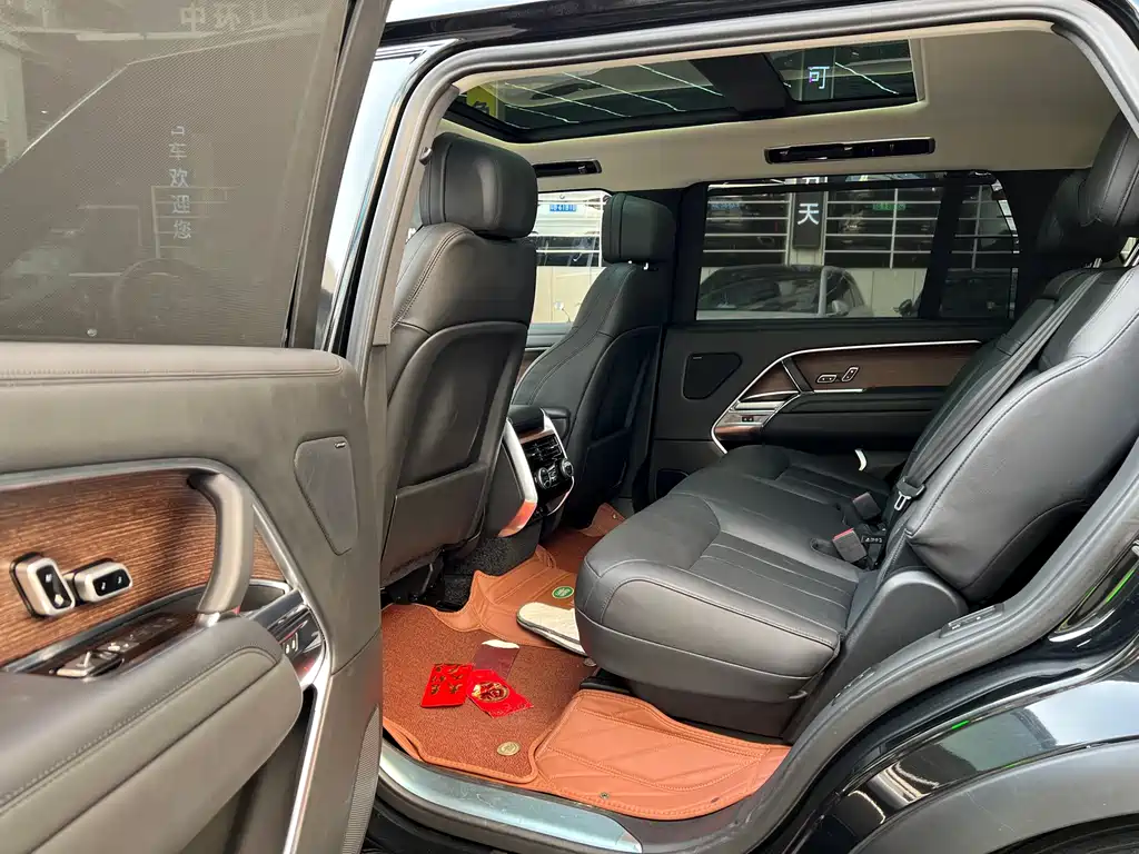 Land Rover Range Rover 2023 — фото 13