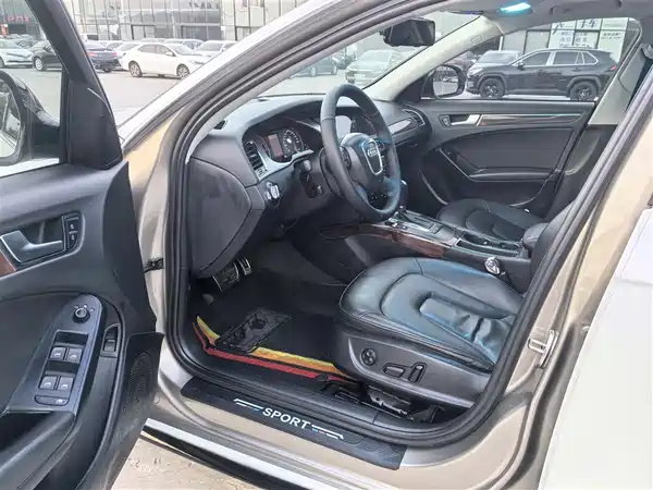 Audi A4L 2012