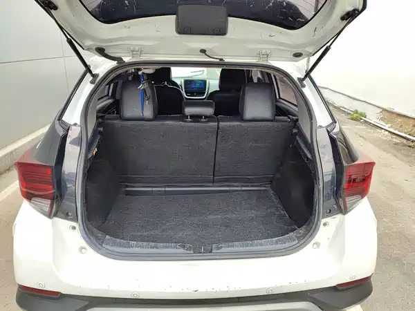 Toyota Yaris L 2022