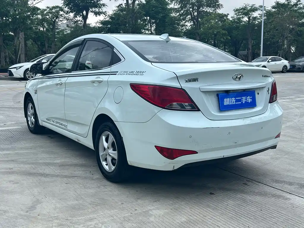 Hyundai Verna 2016 — фото 9