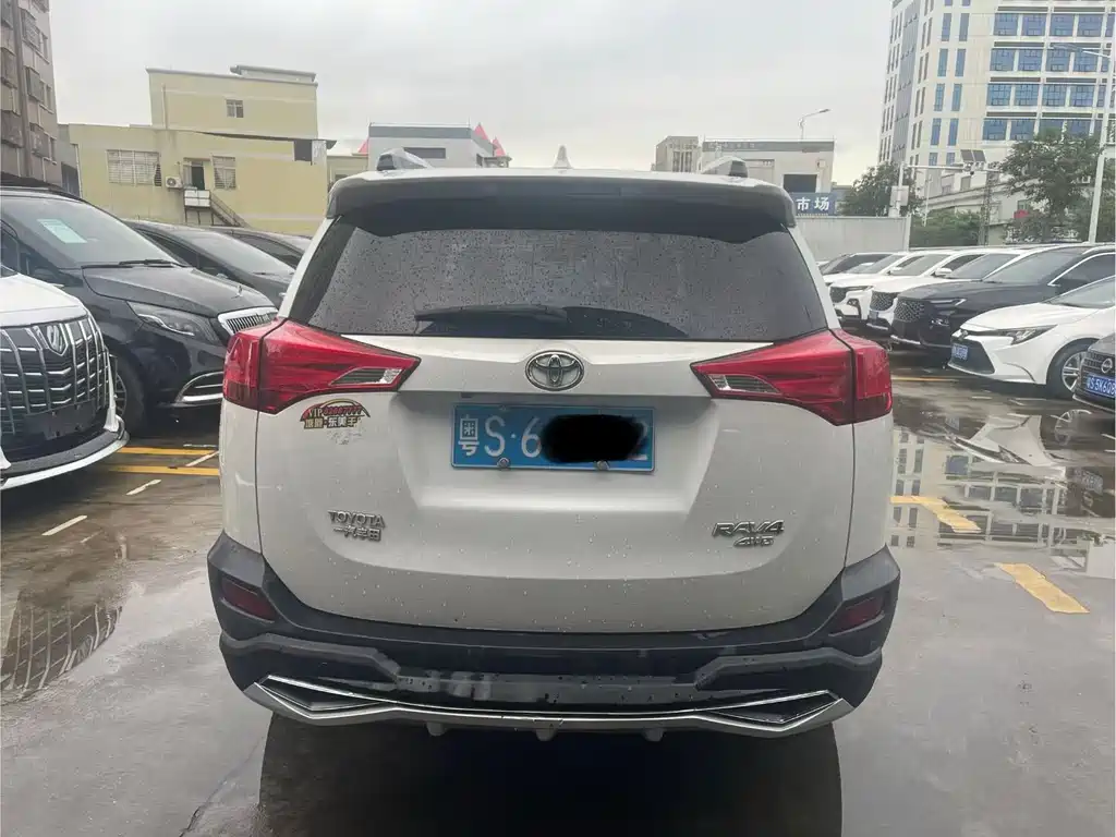 Toyota RAV4 2016 — фото 6