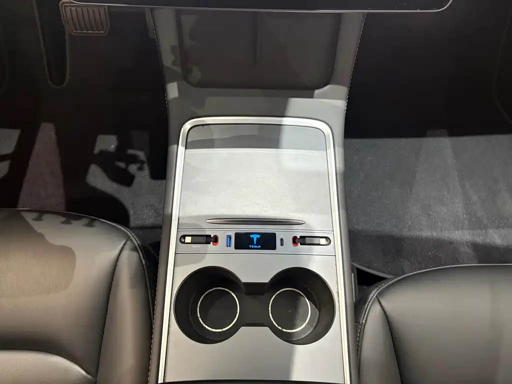 Tesla Model Y 2023 — фото 16