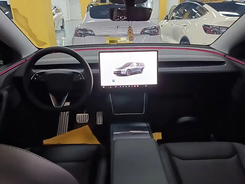 Tesla Model Y 2025 — фото 10