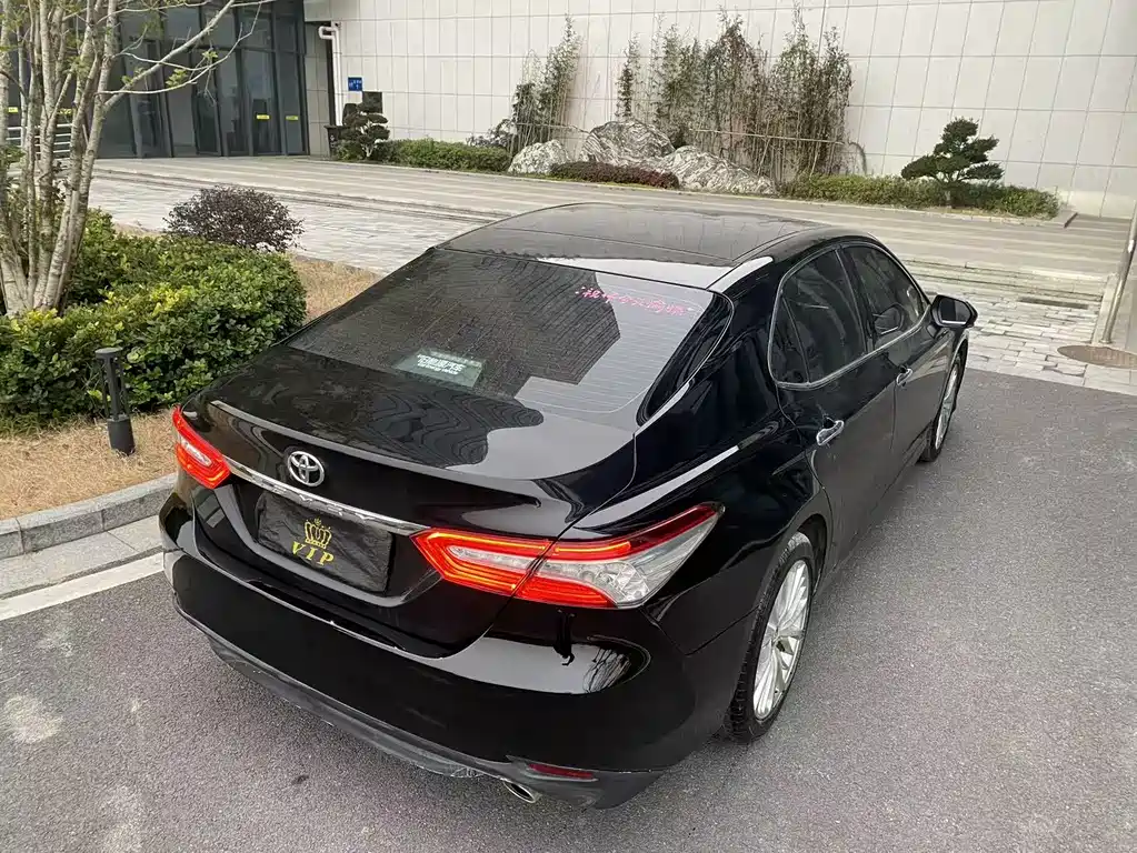 Toyota Camry 2019 — фото 5