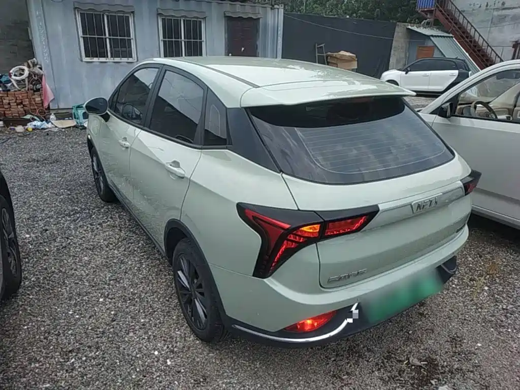 Neta V 2022