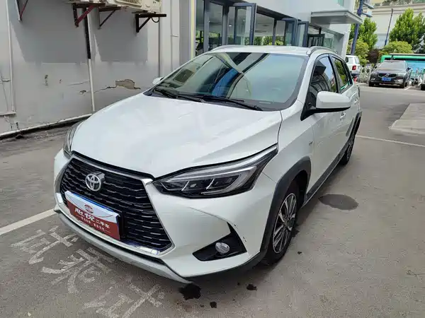 Toyota Yaris L 2022