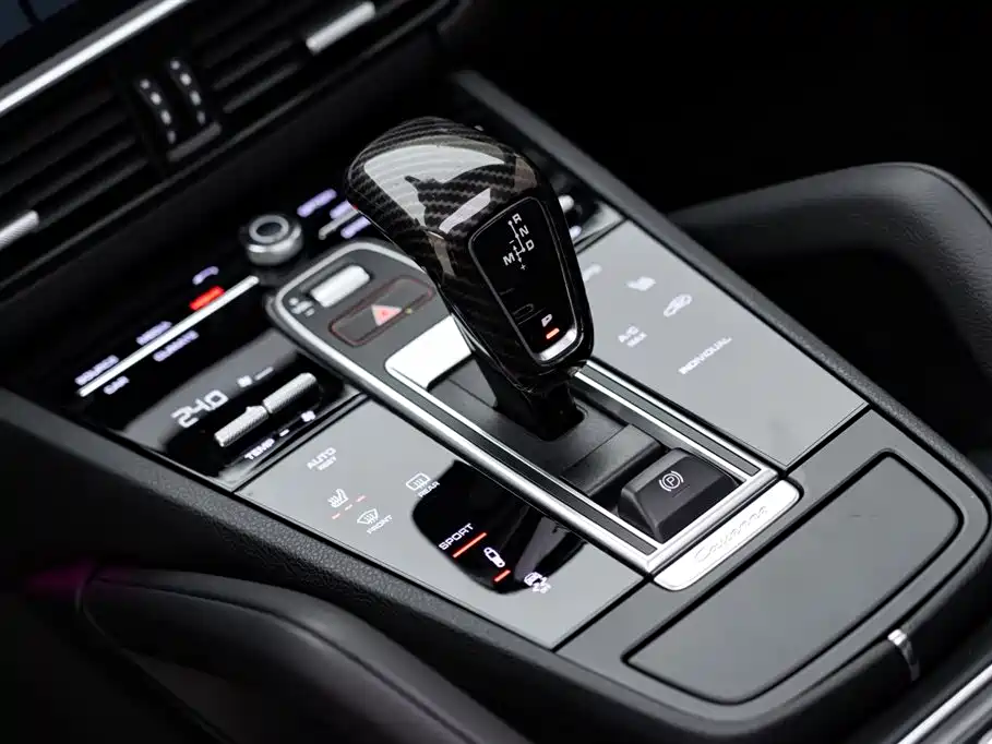 Porsche Cayenne 2018 — фото 14