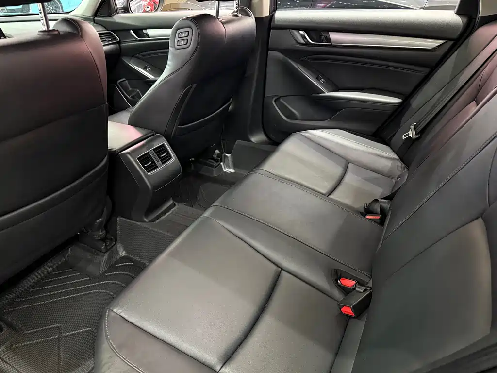 Honda Accord 2021 — фото 17