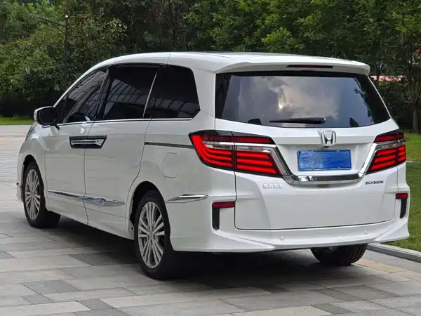 Honda Elysion 2017