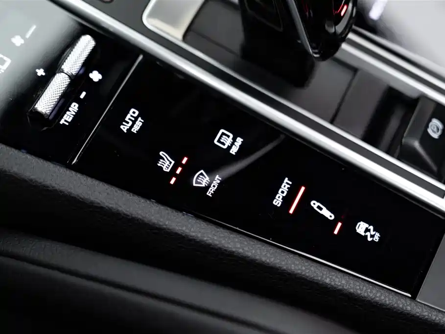 Porsche Cayenne 2018 — фото 21