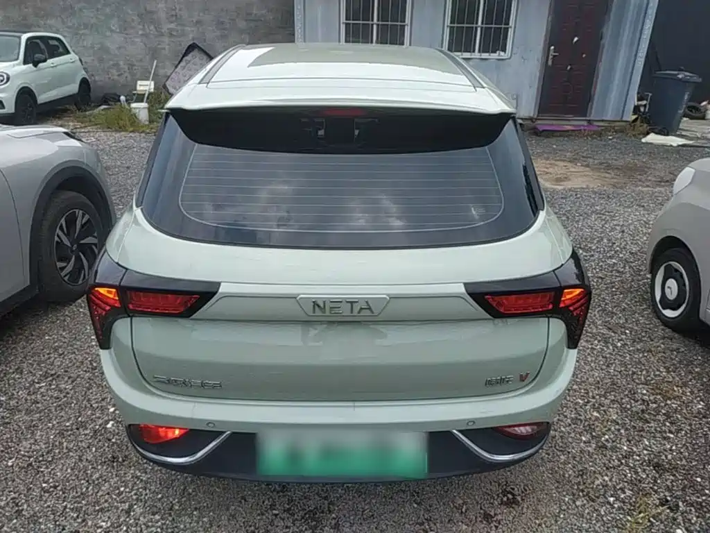 Neta V 2022
