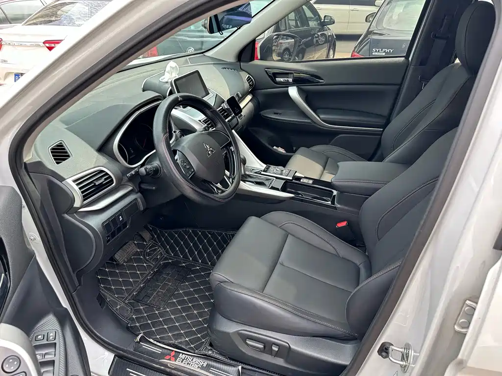Mitsubishi Eclipse Cross 2020 — фото 3