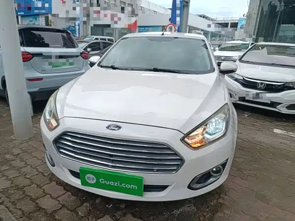 Ford Escort 2015