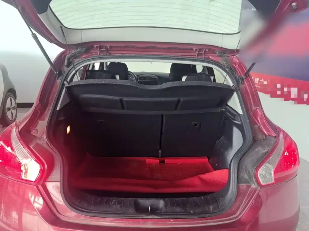 Nissan Tiida 2015 — фото 19