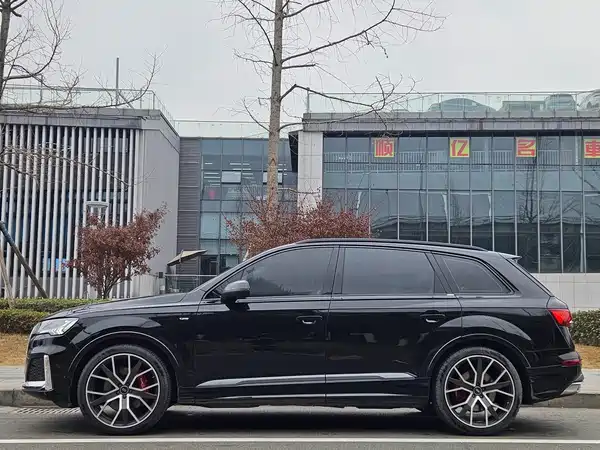 Audi Q7 2024
