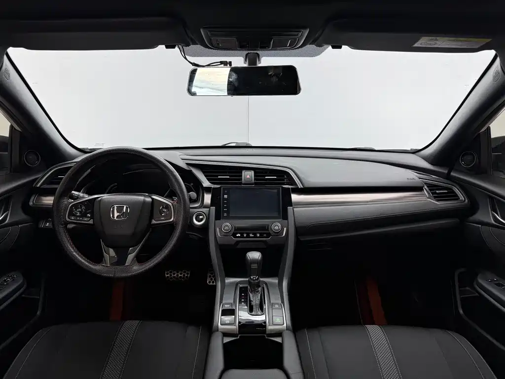 Honda Civic 2020 — фото 18