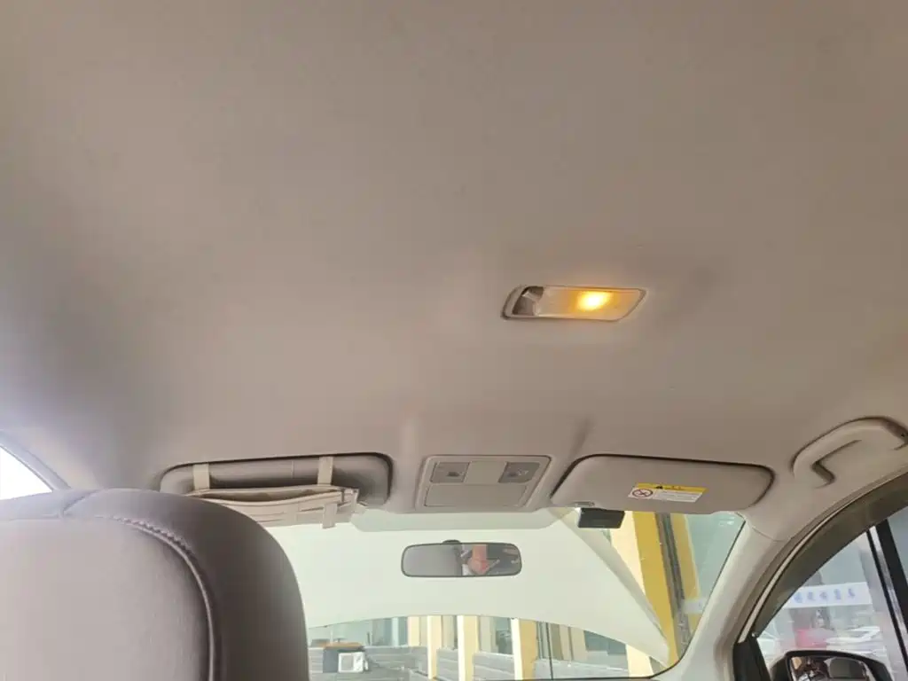 Nissan Tiida 2016 — фото 18