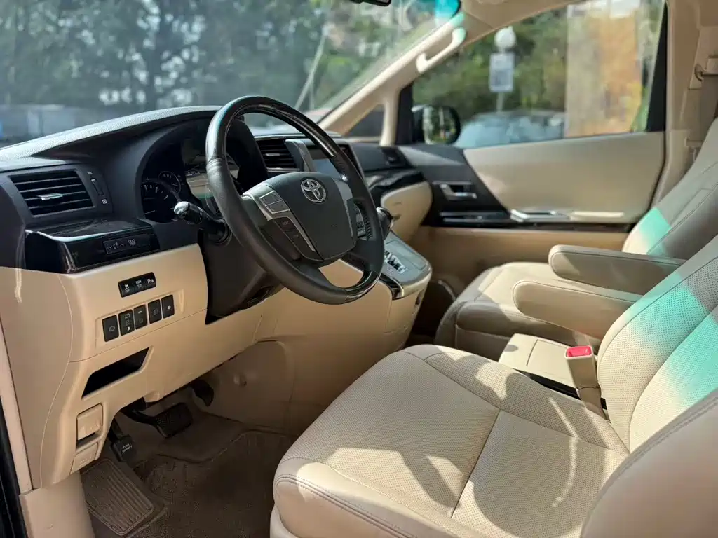 Toyota Alphard 2015 — фото 4