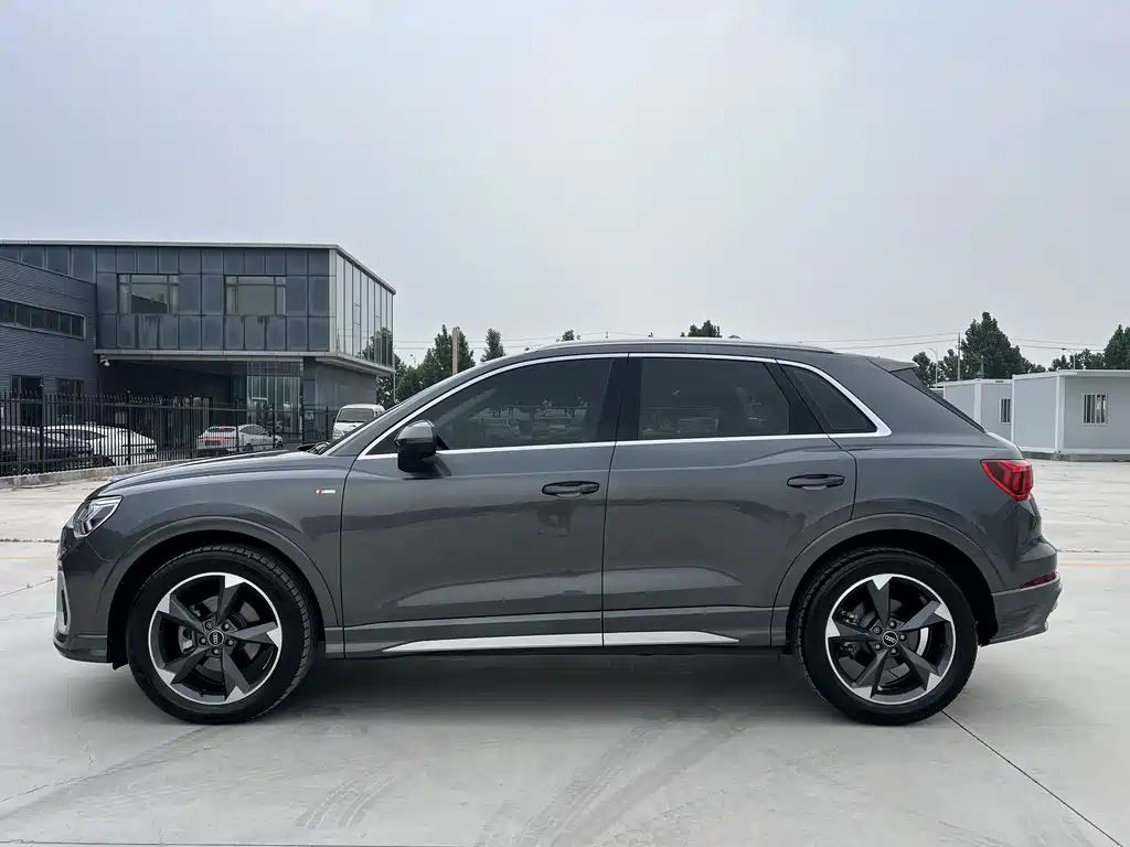 Audi Q3 2023 — фото 4