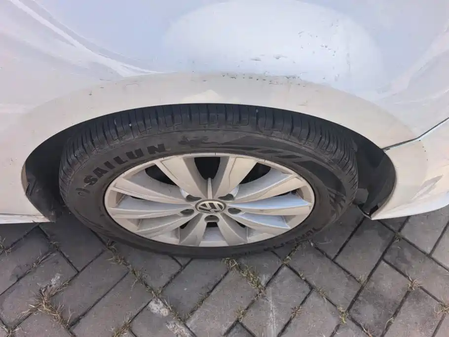 Volkswagen Sagitar 2016