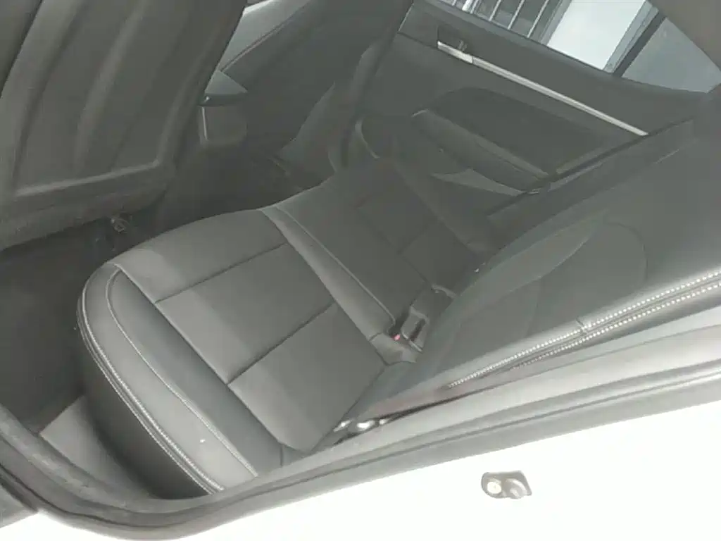 Hyundai Elantra 2019 — фото 17