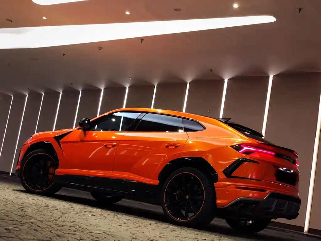 Lamborghini Urus 2019 — фото 10