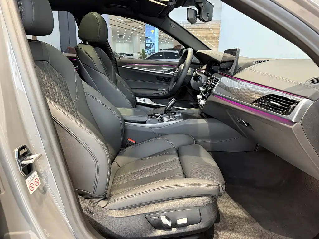 BMW 5 Series 2023 — фото 15